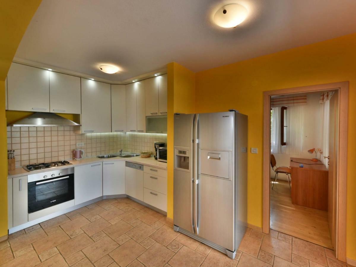 Villa Yellow House By Interhome 디클로 외부 사진