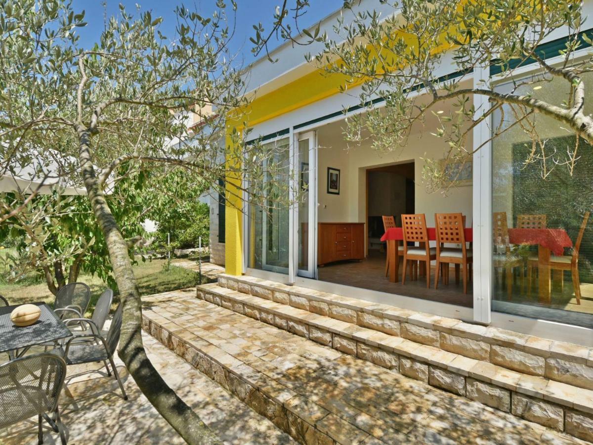 Villa Yellow House By Interhome 디클로 외부 사진